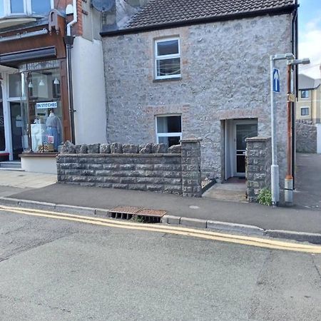 2 Bedroom Cottage In Porthcawl Exterior photo