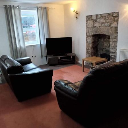 2 Bedroom Cottage In Porthcawl Exterior photo