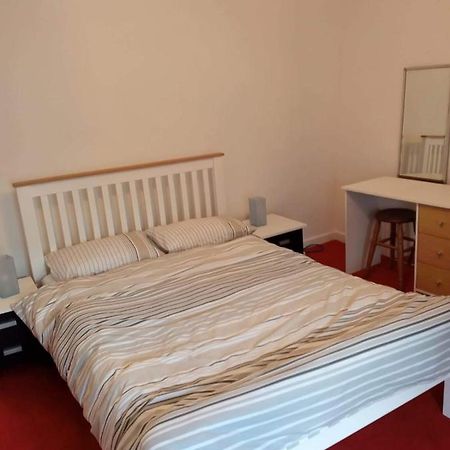 2 Bedroom Cottage In Porthcawl Exterior photo