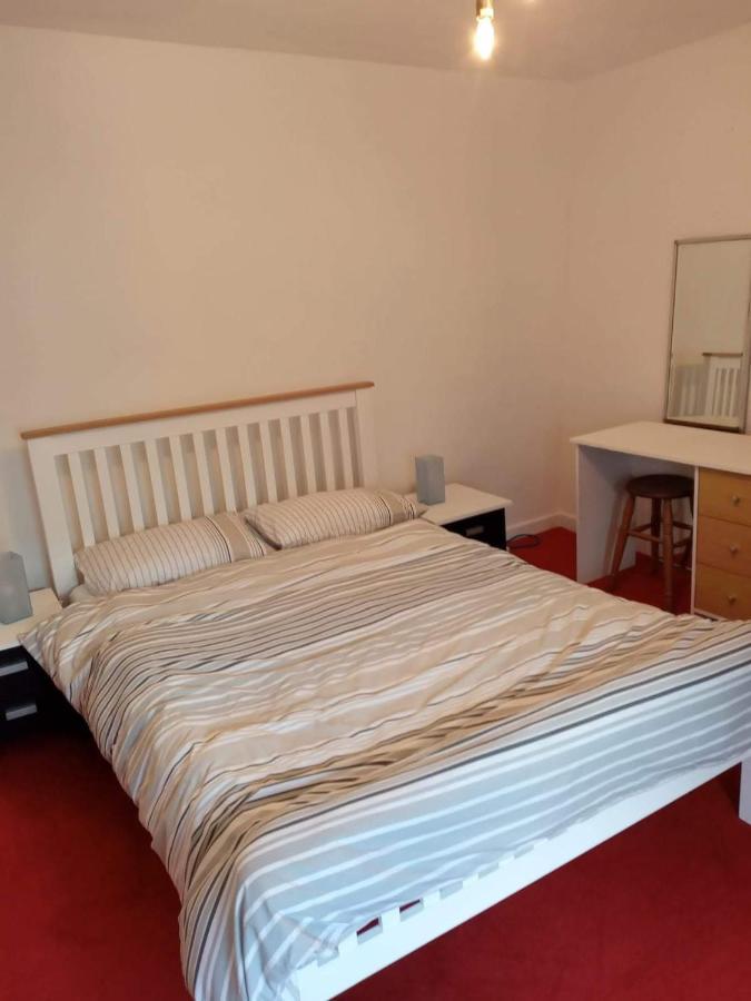 2 Bedroom Cottage In Porthcawl Exterior photo